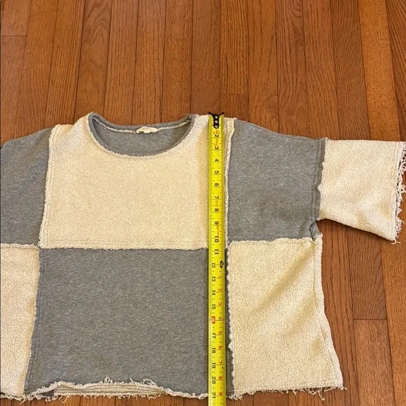 Easel Gray and Cream Boxy 3/4 Sleeve Sweater - Oversized - Picture 10 of 10